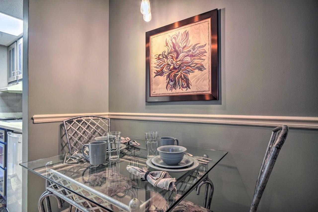 Cozy Downtown Gatlinburg Condo With Pool Access Exteriör bild