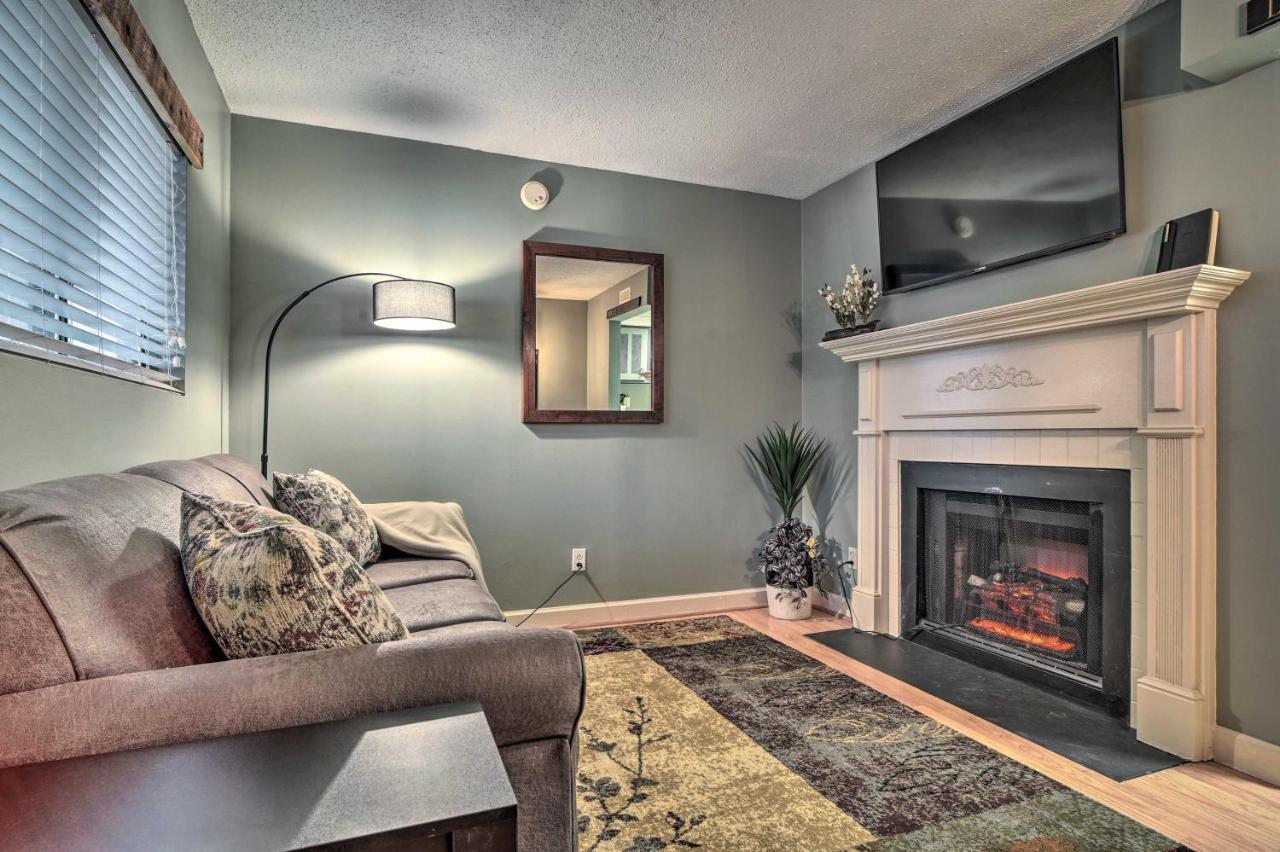 Cozy Downtown Gatlinburg Condo With Pool Access Exteriör bild